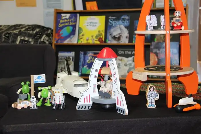 Space-themed learning display